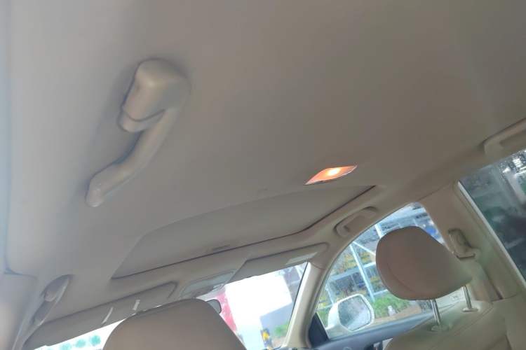 Used Honda CR-V 2010 2.4L automatic four-wheel drive luxury version Headliner