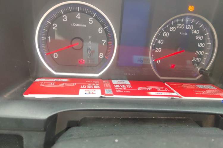 Used Honda CR-V 2010 2.4L automatic four-wheel drive luxury version Odometer Close Up