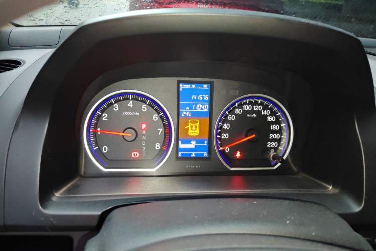 Used Honda CR-V 2010 2.0L automatic two-wheel drive urban version Odometer Close Up