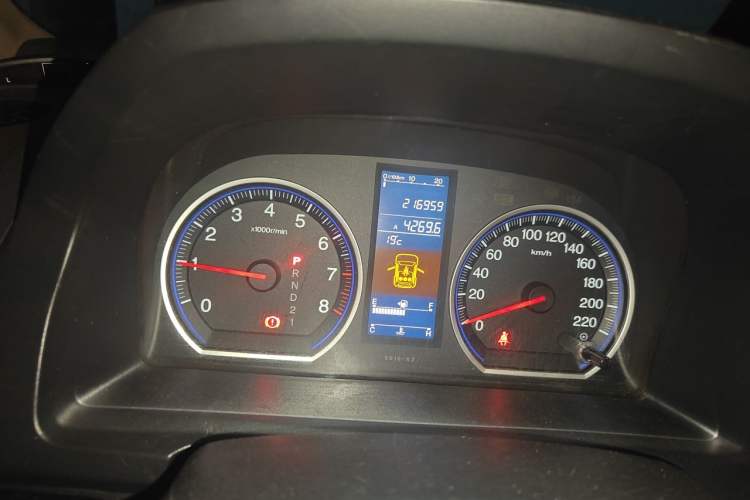 Used Honda CR-V 2010 2.0L automatic two-wheel drive urban version Odometer Close Up