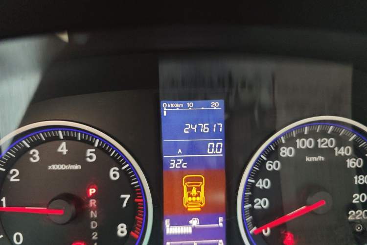 Used Honda CR-V 2010 2.0L automatic two-wheel drive urban version Odometer Close Up