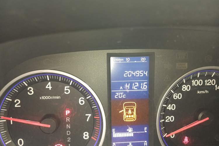 Used Honda CR-V 2010 2.0L automatic two-wheel drive urban version Odometer Close Up