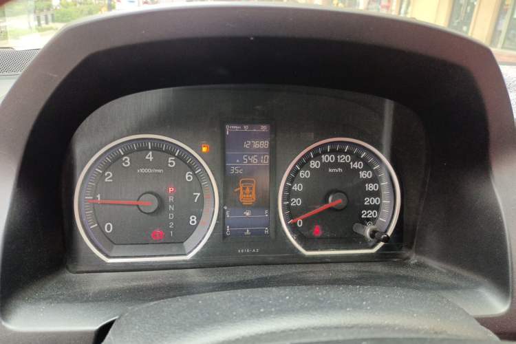 Used Honda CR-V 2010 2.0L Automatic Four-Wheel Drive Classic Edition Odometer Close Up