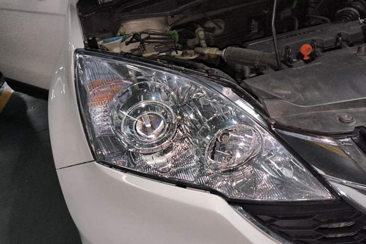 Used Honda CR-V 2010 2.0L automatic two-wheel drive urban version Right Front Headlight
