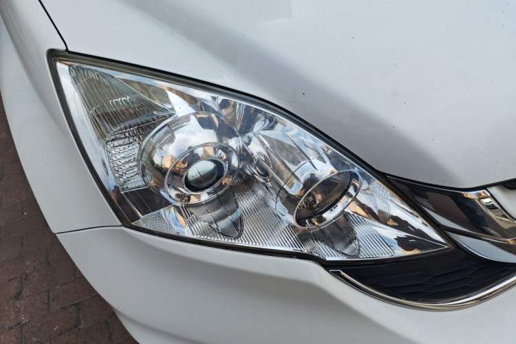 Used Honda CR-V 2010 2.0L Automatic Four-Wheel Drive Classic Edition Right Front Headlight