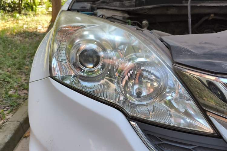 Used Honda CR-V 2010 2.0L automatic two-wheel drive urban version Right Front Headlight