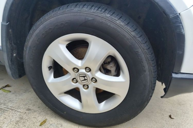 Used Honda CR-V 2010 2.0L automatic two-wheel drive urban version Right Front Wheel Hub