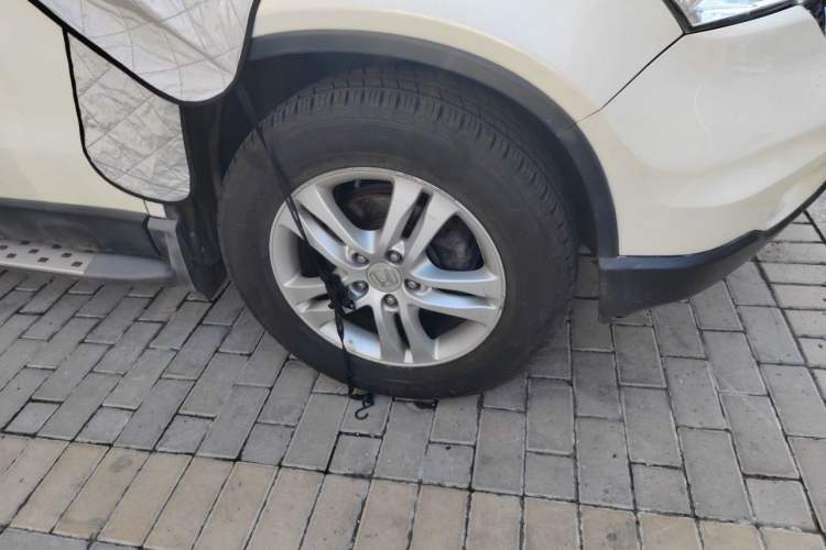 Used Honda CR-V 2010 2.4L automatic four-wheel drive luxury version Right Front Wheel Hub