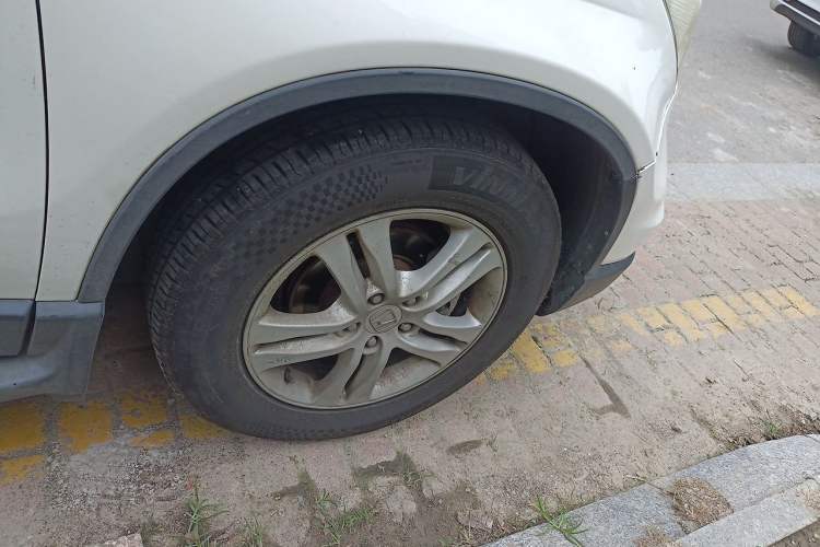 Used Honda CR-V 2010 2.4L automatic four-wheel drive luxury version Right Front Wheel Hub
