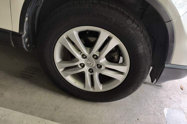 Used Honda CR-V 2010 2.4L automatic four-wheel drive luxury version Right Front Wheel Hub