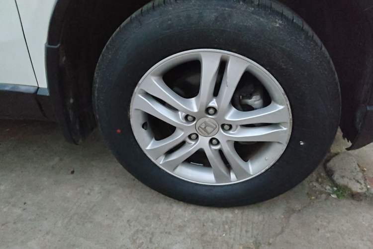 Used Honda CR-V 2010 2.4L automatic four-wheel drive luxury version Right Front Wheel Hub
