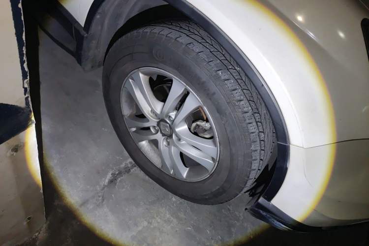 Used Honda CR-V 2010 2.4L automatic four-wheel drive luxury version Right Front Wheel Hub