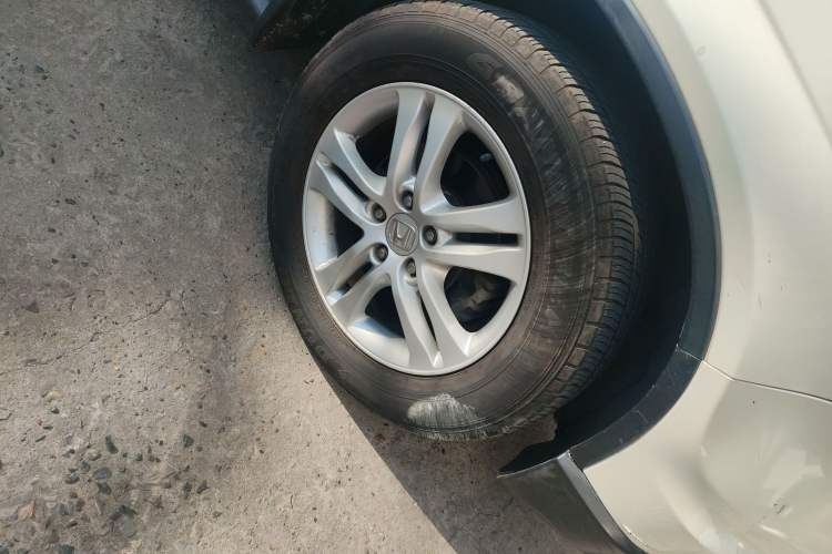 Used Honda CR-V 2010 2.4L automatic four-wheel drive luxury version Right Front Wheel Hub