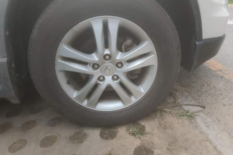 Used Honda CR-V 2010 2.4L automatic four-wheel drive luxury version Right Front Wheel Hub