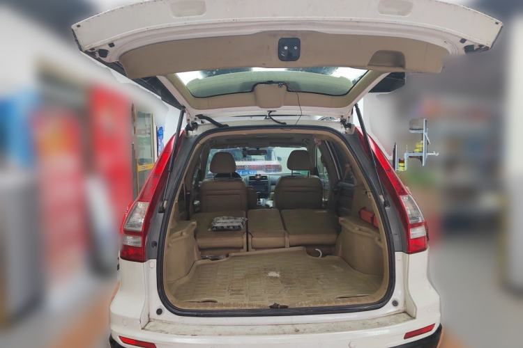 Used Honda CR-V 2010 2.4L automatic four-wheel drive luxury version Trunk