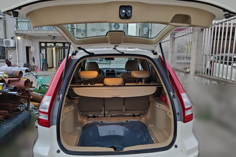 Used Honda CR-V 2010 2.4L automatic four-wheel drive luxury version Trunk