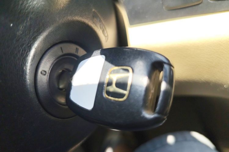 Used Honda CR-V 2010 2.0L automatic two-wheel drive urban version Vehicle Key