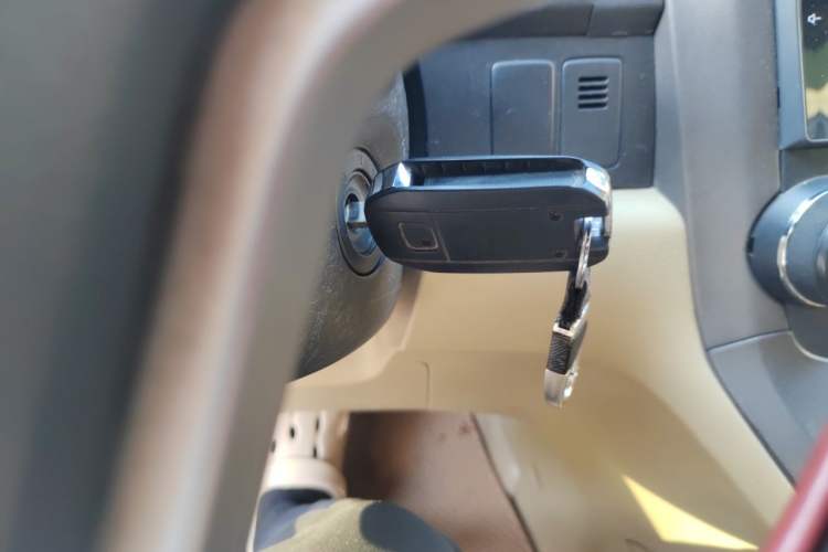 Used Honda CR-V 2010 2.4L automatic four-wheel drive luxury version Vehicle Key