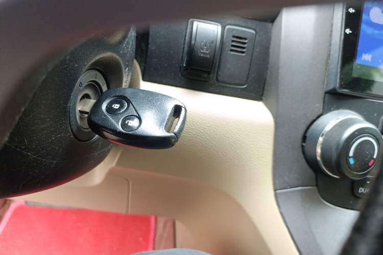Used Honda CR-V 2010 2.4L automatic four-wheel drive luxury version Vehicle Key