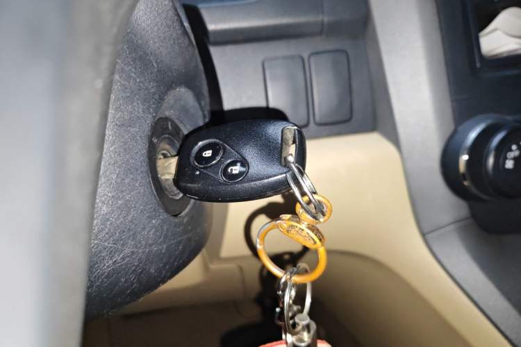 Used Honda CR-V 2010 2.0L automatic two-wheel drive urban version Vehicle Key