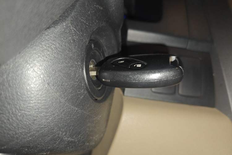Used Honda CR-V 2010 2.0L automatic two-wheel drive urban version Vehicle Key
