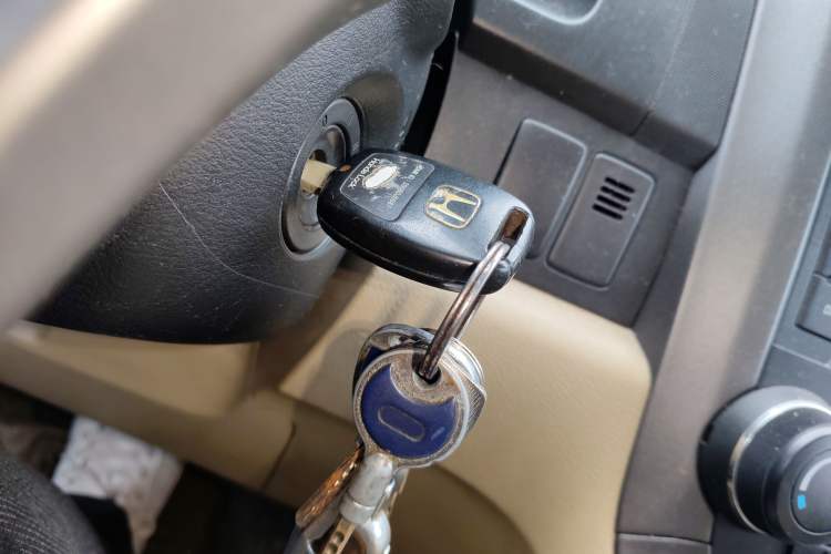 Used Honda CR-V 2010 2.4L automatic four-wheel drive luxury version Vehicle Key