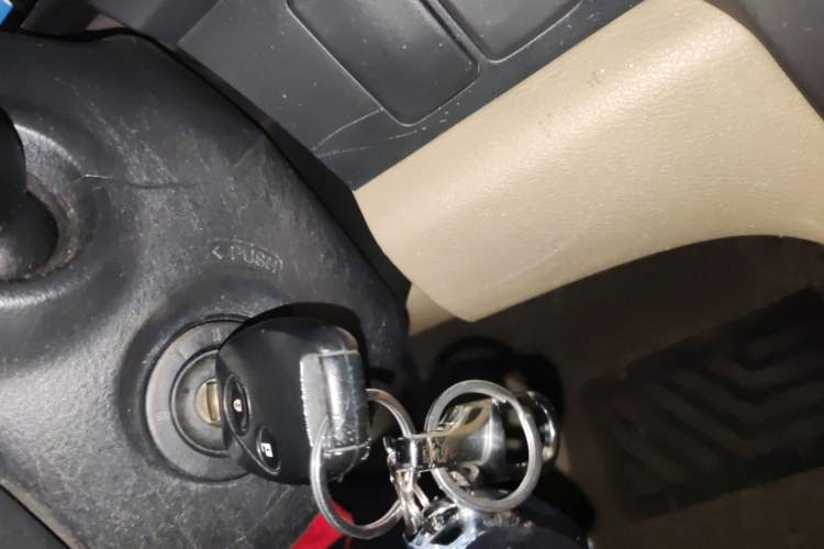 Used Honda CR-V 2010 2.4L automatic four-wheel drive luxury version Vehicle Key