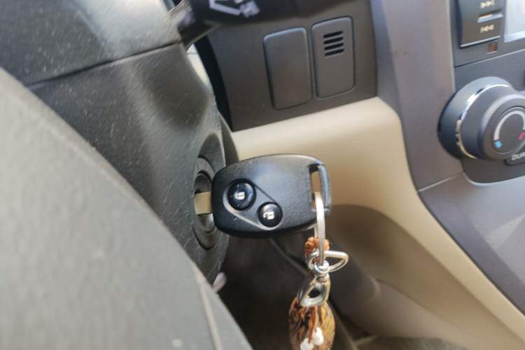 Used Honda CR-V 2010 2.4L automatic four-wheel drive luxury version Vehicle Key