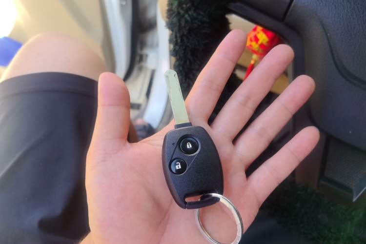 Used Honda CR-V 2010 2.0L automatic two-wheel drive urban version Vehicle Key