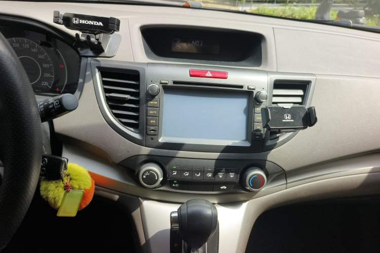 Used Honda CR-V 2012 2.0L two-wheel drive urban version Audio And AC Panel
