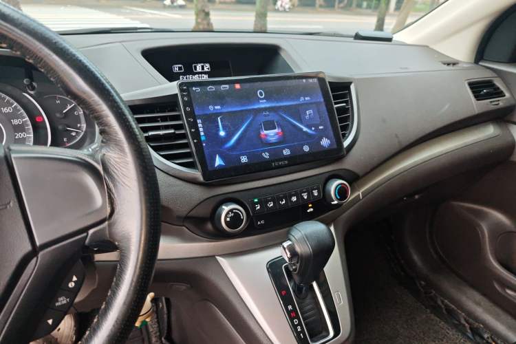 Used Honda CR-V 2012 2.0L two-wheel drive urban version Audio And AC Panel
