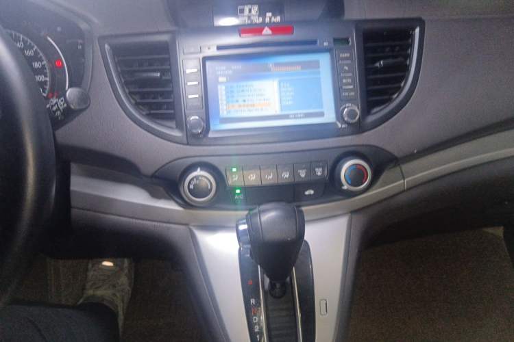 Used Honda CR-V 2012 2.0L two-wheel drive urban version Audio And AC Panel