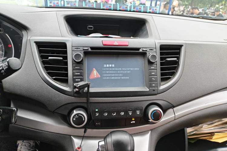 Used Honda CR-V 2012 2.0L two-wheel drive urban version Audio And AC Panel