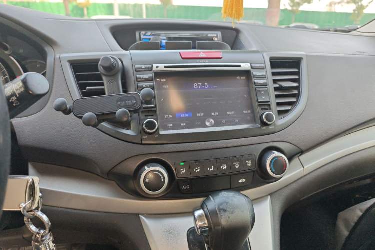 Used Honda CR-V 2012 2.0L two-wheel drive urban version Audio And AC Panel