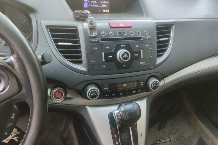 Used Honda CR-V 2012 2.4L four-wheel drive luxury version Audio And AC Panel