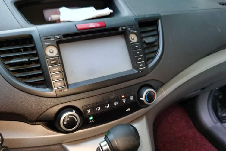Used Honda CR-V 2012 2.0L two-wheel drive urban version Audio And AC Panel