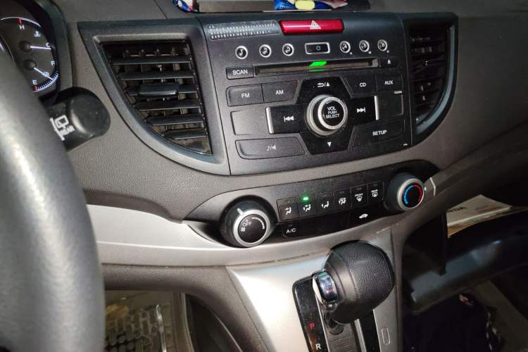 Used Honda CR-V 2012 2.0L two-wheel drive urban version Audio And AC Panel