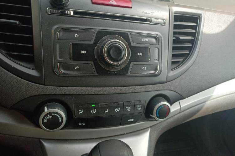 Used Honda CR-V 2012 2.0L two-wheel drive urban version Audio And AC Panel