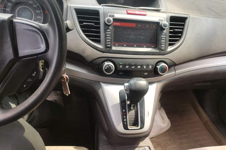 Used Honda CR-V 2012 2.0L two-wheel drive urban version Audio And AC Panel