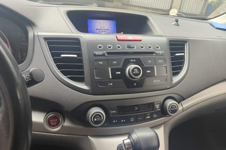 Used Honda CR-V 2012 2.4L four-wheel drive luxury version Audio And AC Panel
