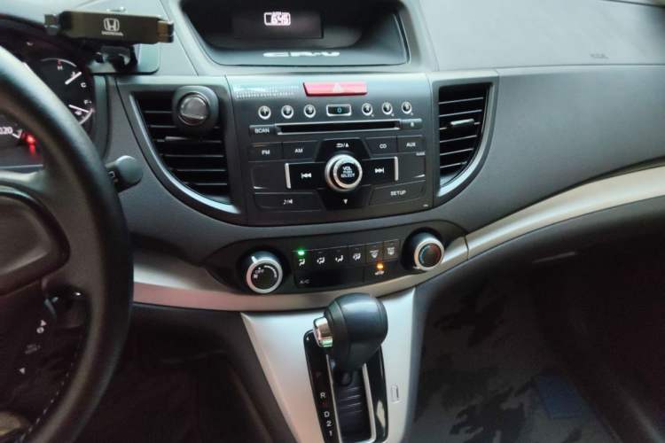 Used Honda CR-V 2012 2.0L two-wheel drive urban version Audio And AC Panel