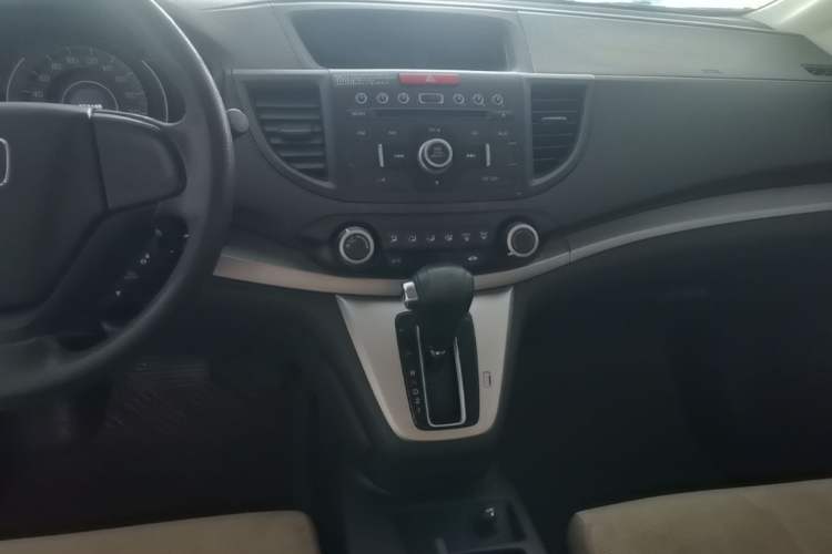 Used Honda CR-V 2012 2.0L two-wheel drive urban version Audio And AC Panel