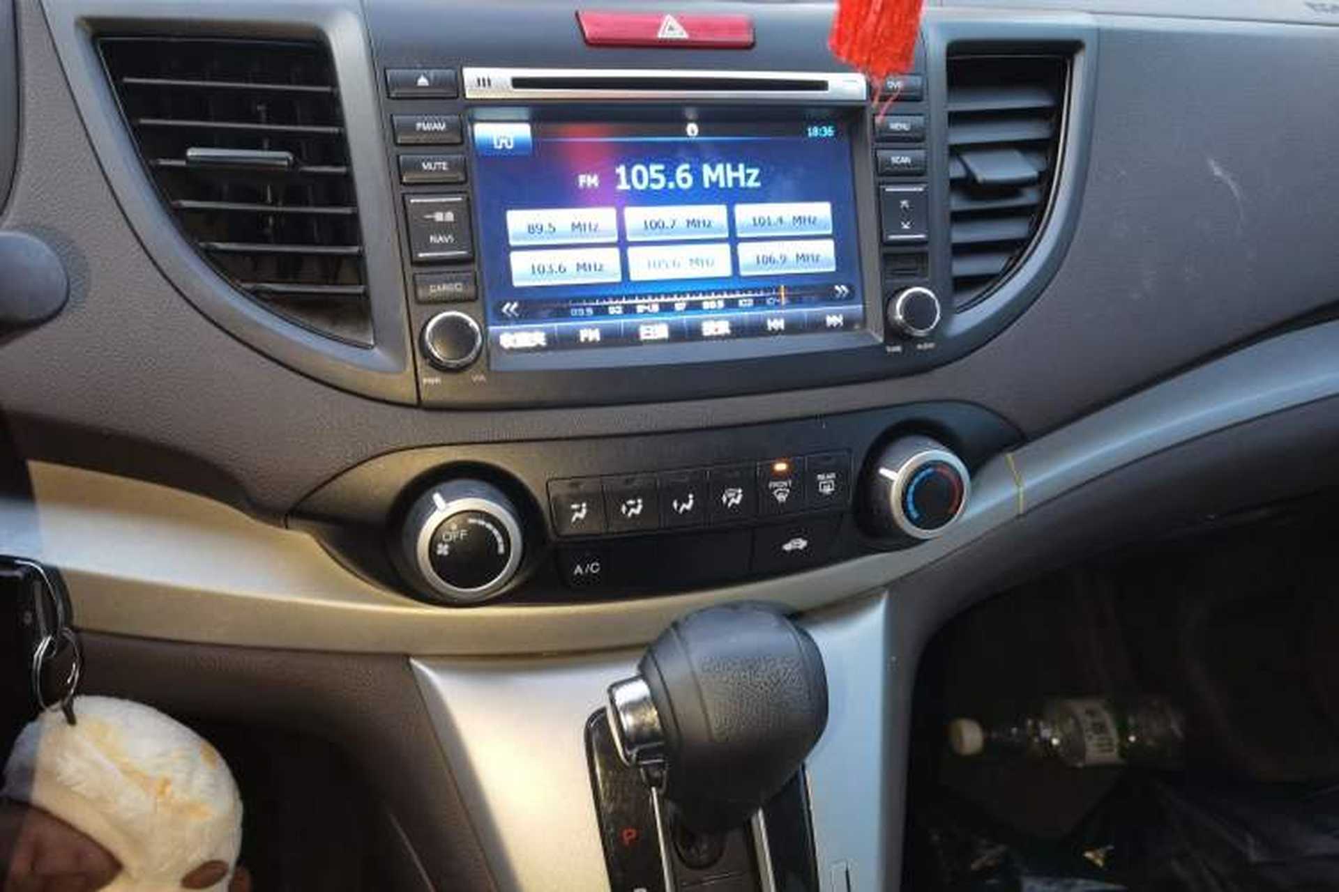 Used Honda CR-V 2012 2.0L two-wheel drive urban version Audio And AC Panel