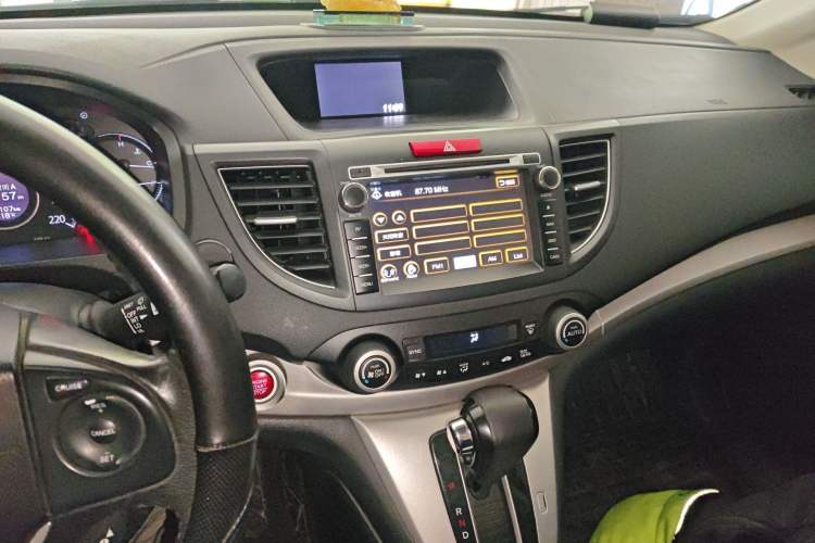 Used Honda CR-V 2012 2.4L four-wheel drive luxury version Audio And AC Panel