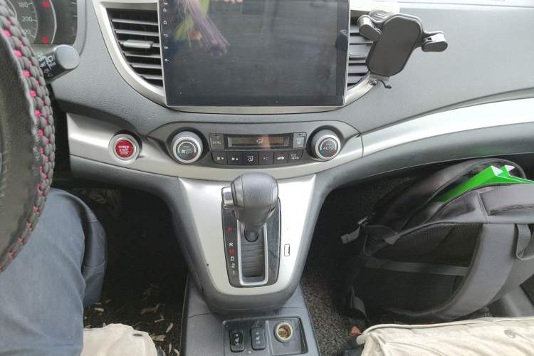 Used Honda CR-V 2012 2.4L four-wheel drive luxury version Audio And AC Panel