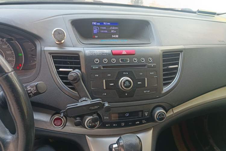 Used Honda CR-V 2012 2.4L four-wheel drive luxury version Audio And AC Panel