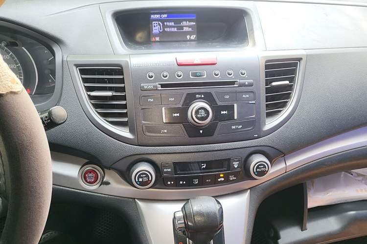 Used Honda CR-V 2012 2.4L four-wheel drive luxury version Audio And AC Panel