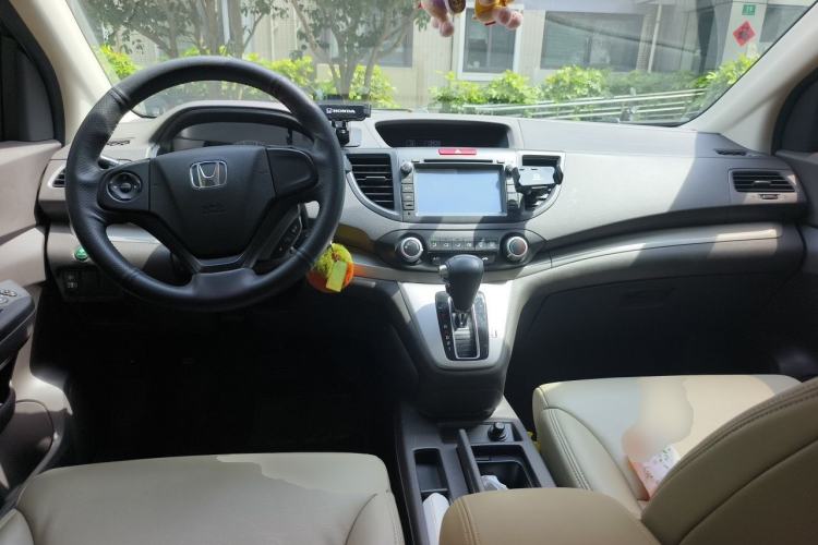 Used Honda CR-V 2012 2.0L two-wheel drive urban version Center Console