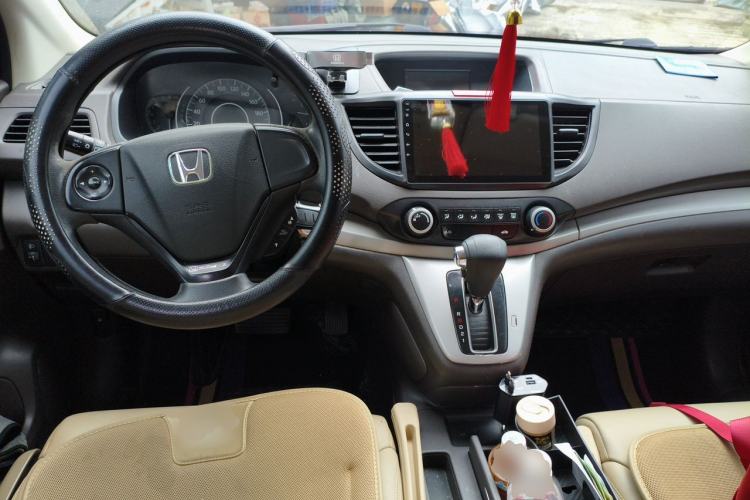 Used Honda CR-V 2012 2.0L two-wheel drive urban version Center Console
