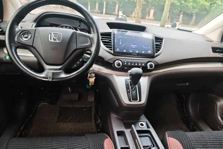 Used Honda CR-V 2012 2.0L two-wheel drive urban version Center Console
